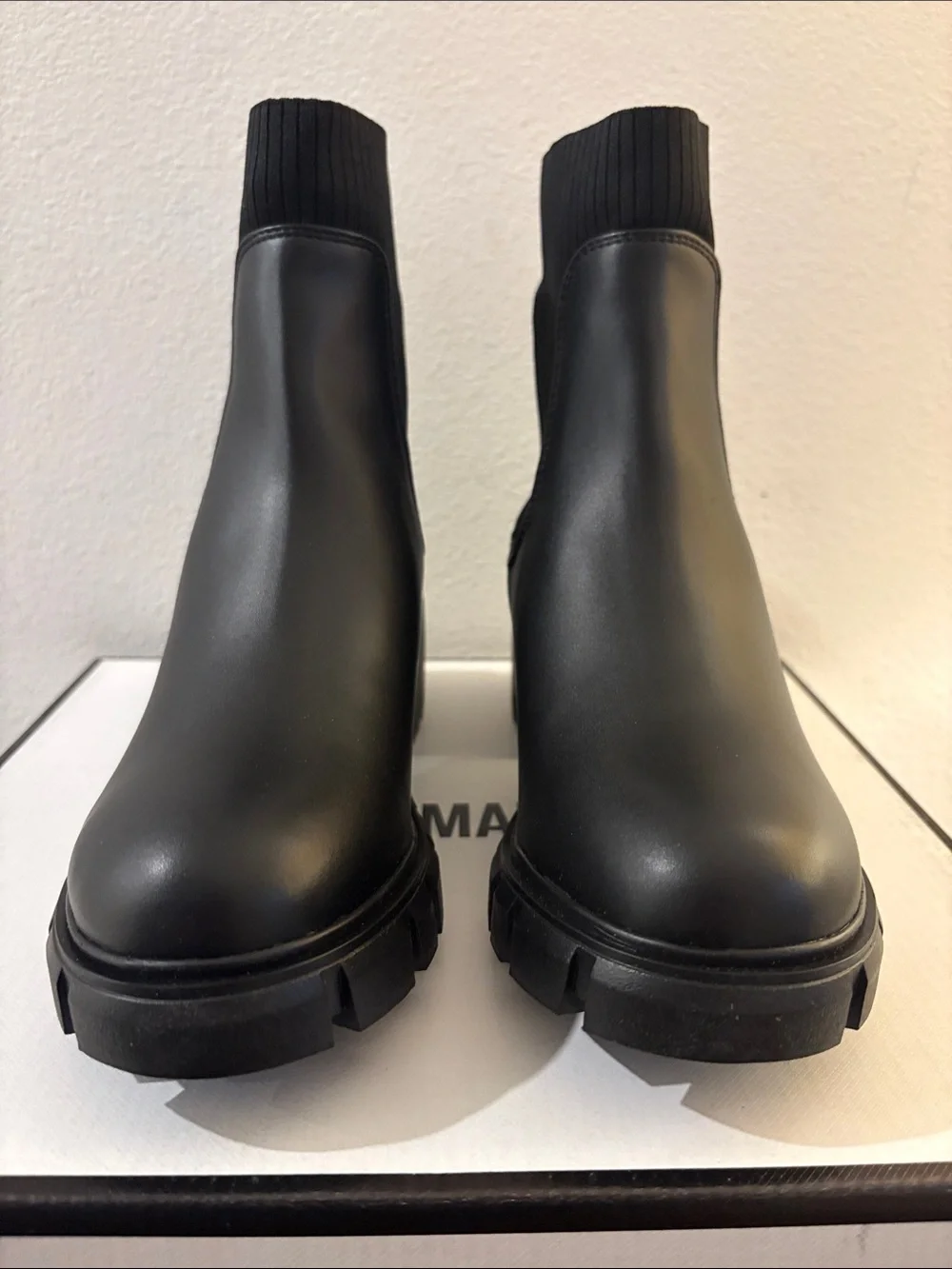 NIB [Steve Madden] Hutch H20 Water Resistant Lug Ankle Boots Black Women’s 7.0